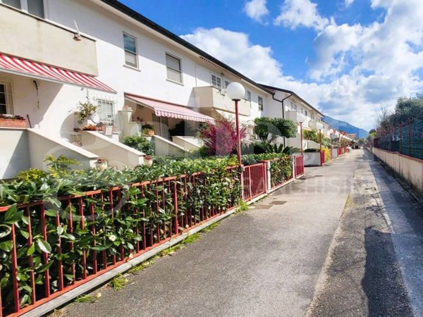 casa indipendente in vendita a Latina in zona Latina Scalo