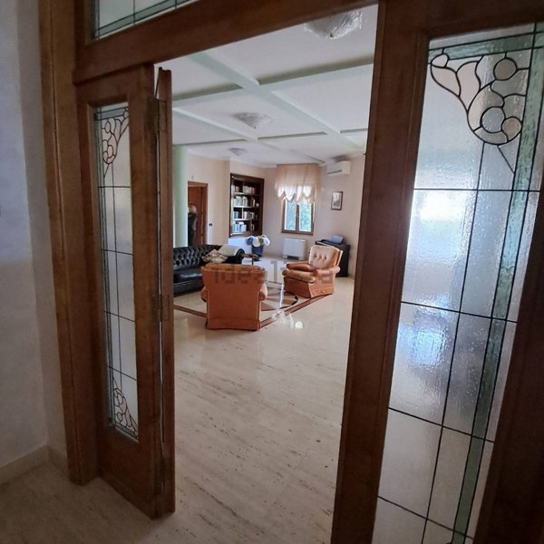 casa indipendente in vendita a Latina in zona Cerreto Alto