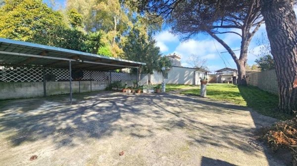 casa indipendente in vendita a Latina in zona Foce Verde