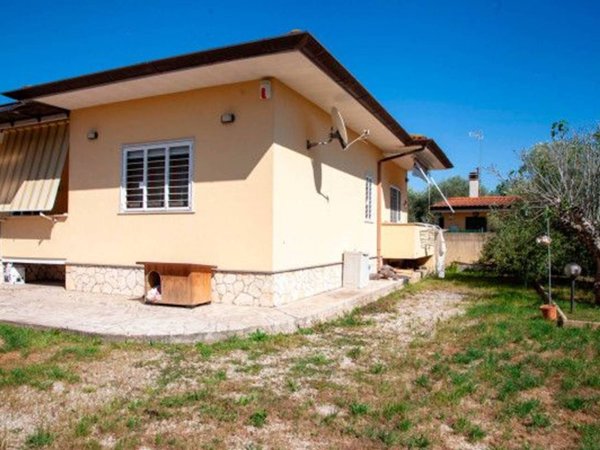 casa indipendente in vendita a Latina in zona Borgo Santa Maria