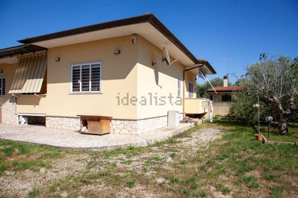 casa indipendente in vendita a Latina in zona Centro Città