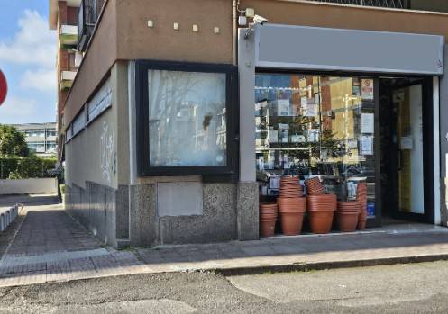 negozio in vendita a Latina in zona Centro Città