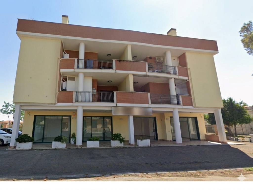 negozio in vendita a Latina in zona Latina Scalo
