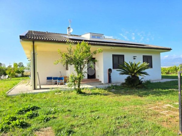 casa indipendente in vendita a Latina