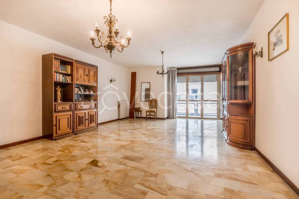 appartamento in vendita a Latina in zona Centro Città
