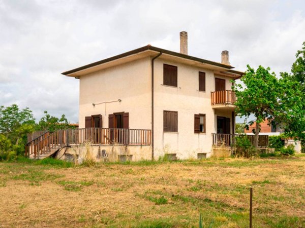 casa indipendente in vendita a Latina