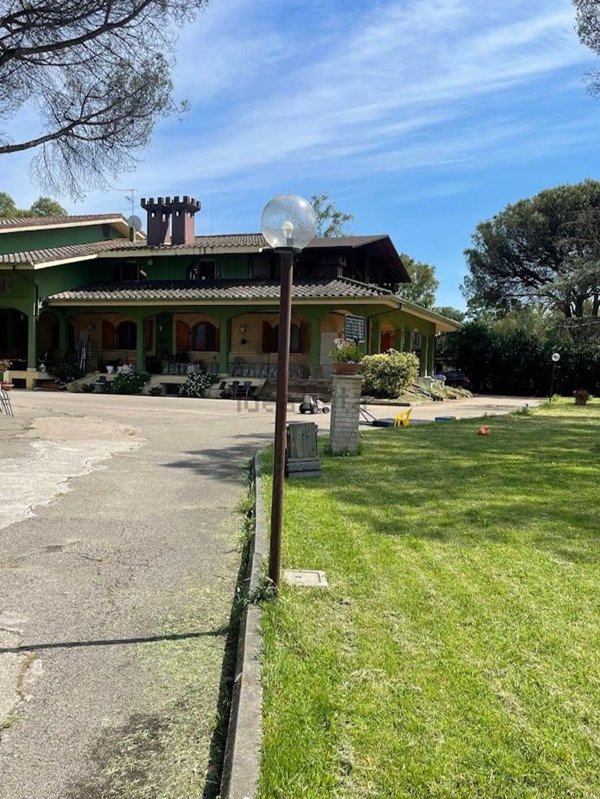 casa indipendente in vendita a Latina in zona Epitaffio