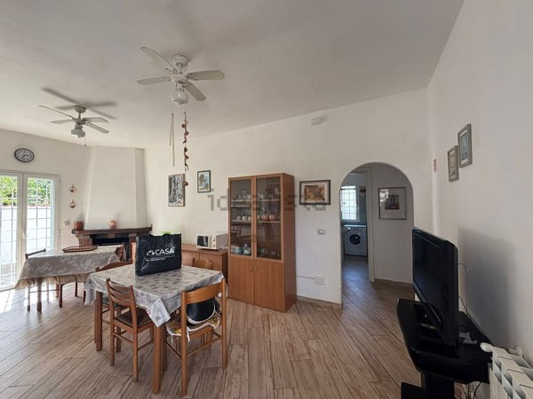 casa indipendente in vendita a Latina in zona Foce Verde