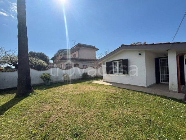 casa indipendente in vendita a Latina in zona Foce Verde