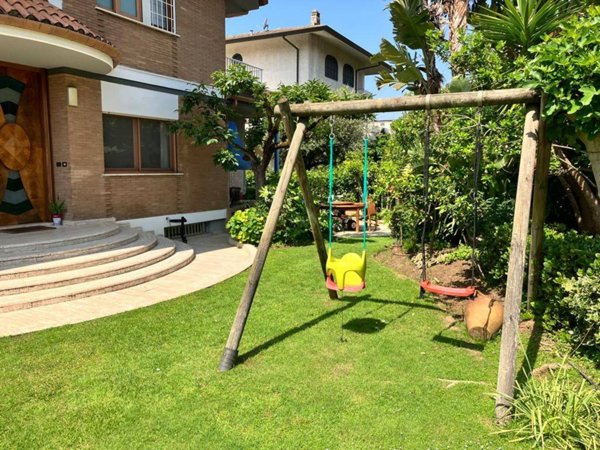 casa indipendente in vendita a Latina
