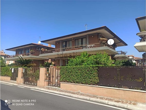 casa indipendente in vendita a Latina