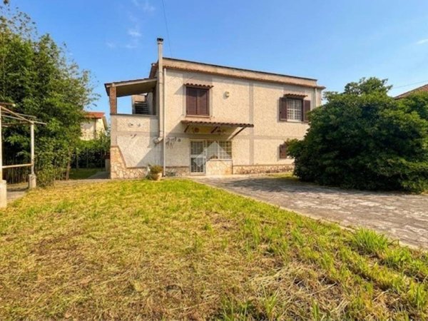 casa indipendente in vendita a Latina in zona Borgo Sabotino