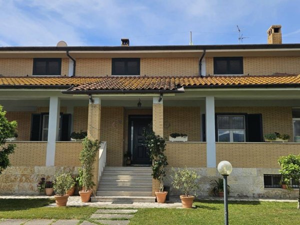 casa indipendente in vendita a Latina in zona Borgo San Michele
