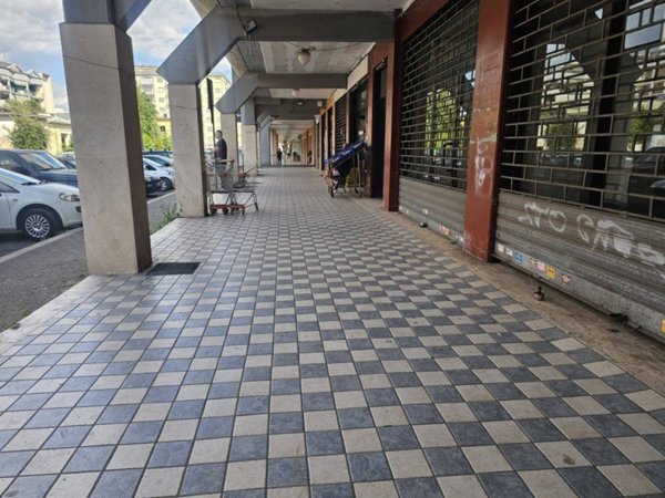 negozio in vendita a Latina in zona Centro Città