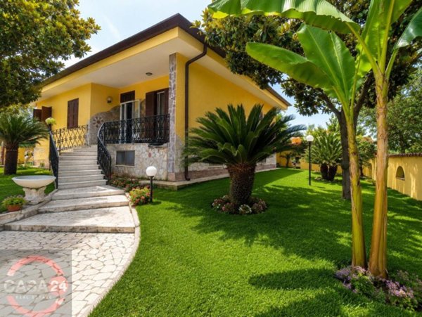 casa indipendente in vendita a Latina