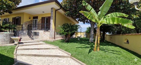 casa indipendente in vendita a Latina