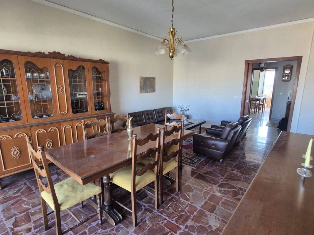 appartamento in vendita a Latina in zona Centro Città