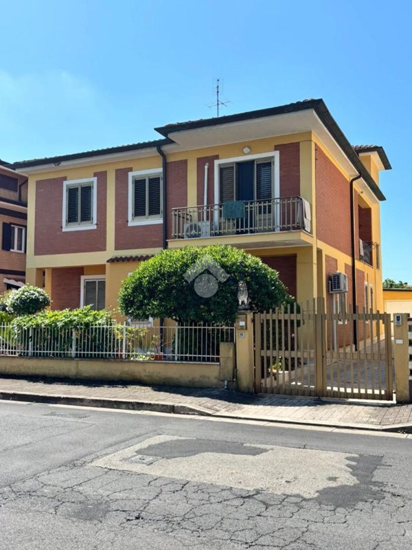 appartamento in vendita a Latina in zona Epitaffio