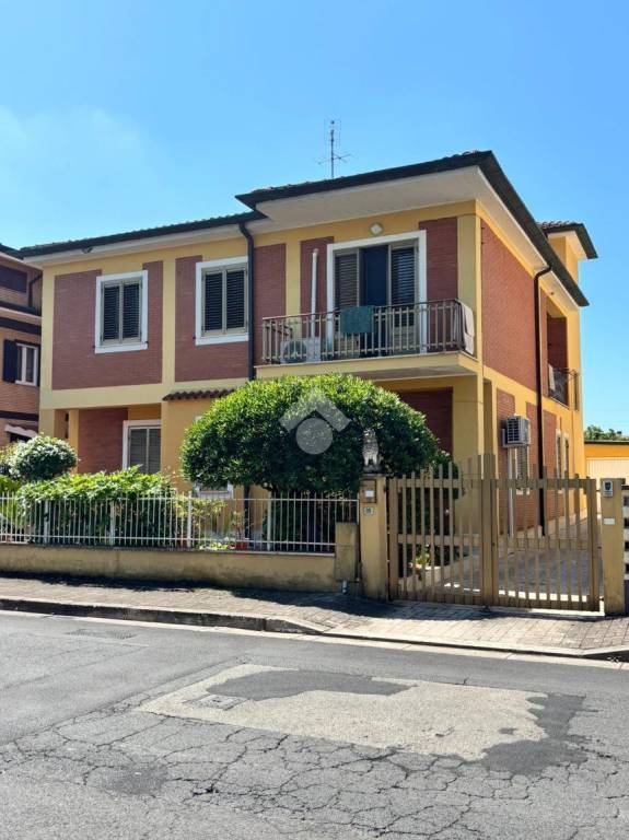 appartamento in vendita a Latina in zona Epitaffio