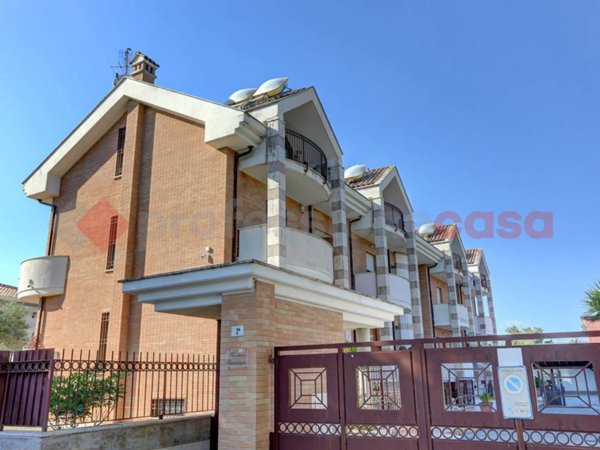 casa indipendente in vendita a Latina in zona Centro Città
