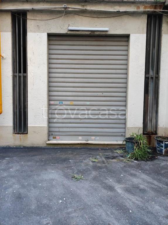 locale commerciale in vendita a Latina in zona Centro Città