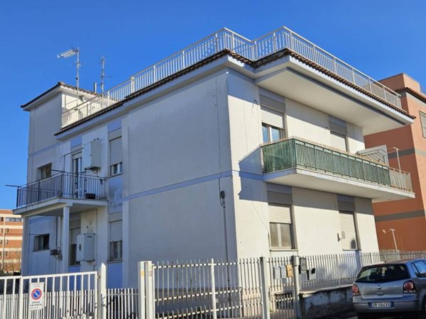 locale di sgombero in vendita a Latina in zona Epitaffio