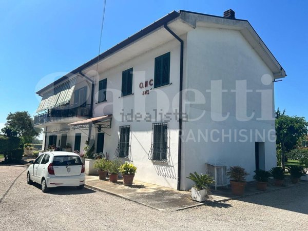 appartamento in vendita a Latina in zona Torre Tre Ponti