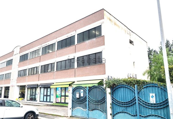 ufficio in vendita a Latina