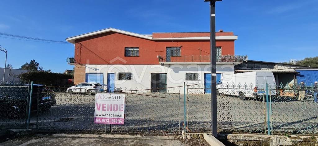 locale commerciale in vendita a Latina in zona Borgo Isonzo