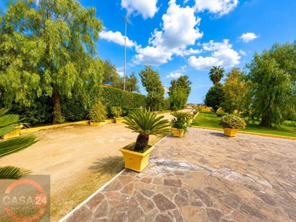 casa indipendente in vendita a Latina