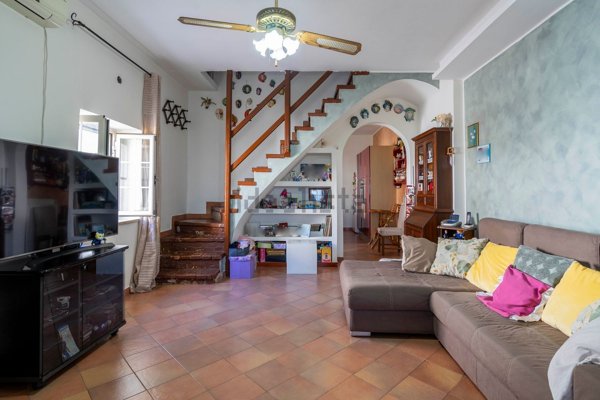 casa indipendente in vendita a Latina in zona Centro Città