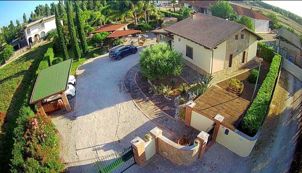 casa indipendente in vendita a Latina in zona Cerreto Alto