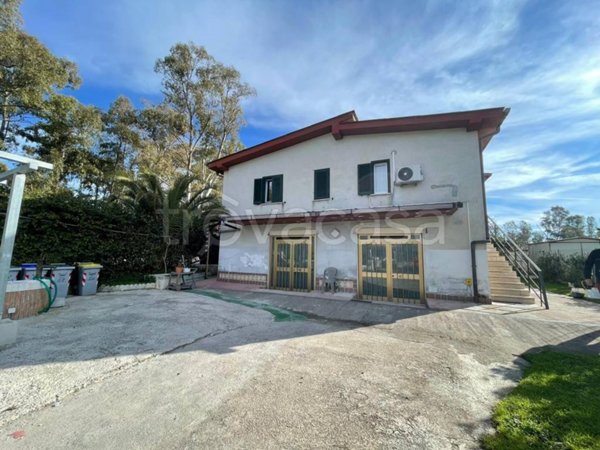 casa indipendente in vendita a Latina in zona Foce Verde