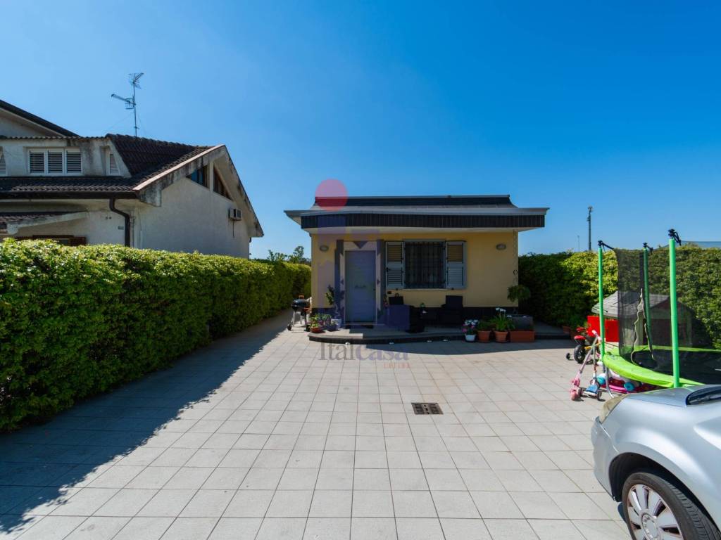 casa indipendente in vendita a Latina in zona Borgo Isonzo