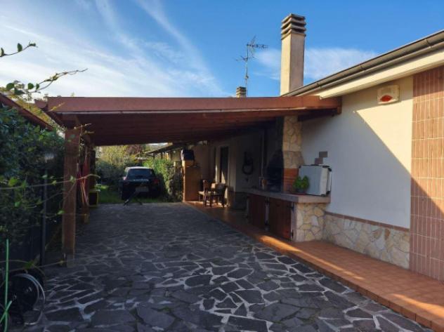 casa indipendente in vendita a Latina