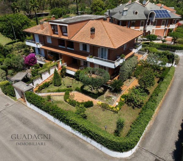 casa indipendente in vendita a Latina