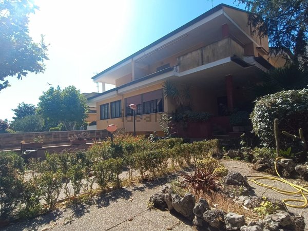 casa indipendente in vendita a Latina in zona Centro Città