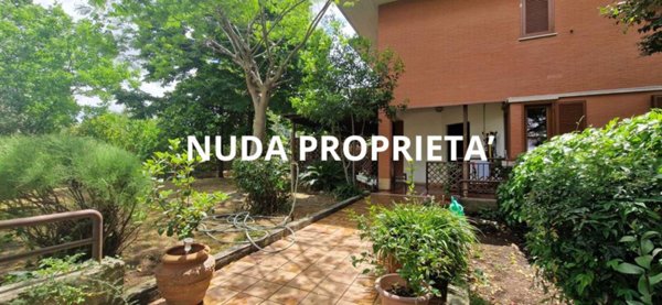 casa indipendente in vendita a Latina