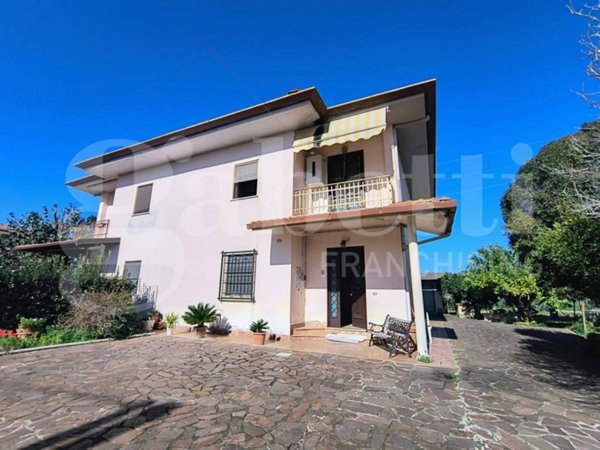casa indipendente in vendita a Latina in zona Borgo Podgora
