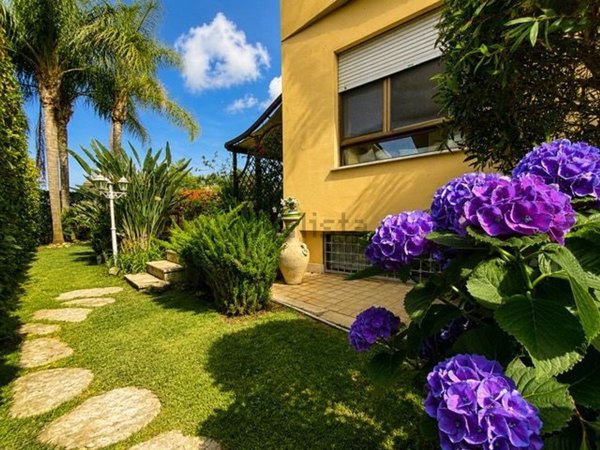 casa indipendente in vendita a Latina in zona Borgo Santa Maria
