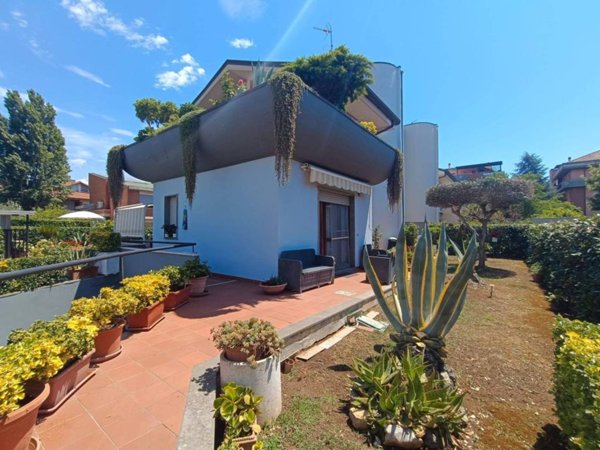 casa indipendente in vendita a Latina