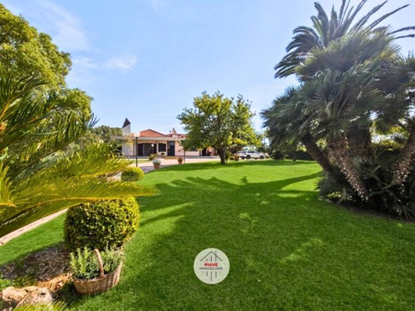casa indipendente in vendita a Latina in zona Borgo Santa Maria