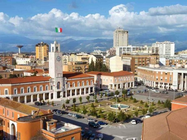 negozio in vendita a Latina in zona Centro Città