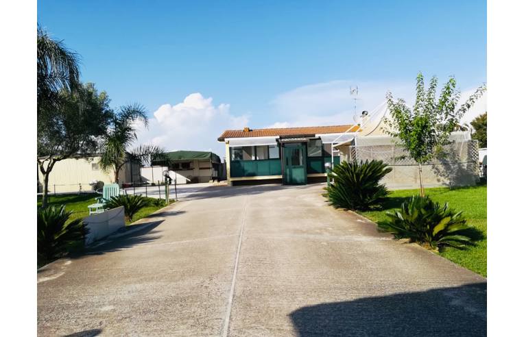 casa indipendente in vendita a Latina in zona Foce Verde