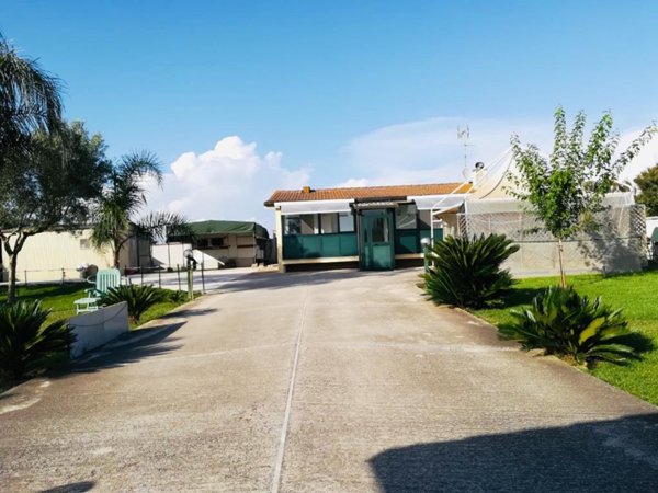 casa indipendente in vendita a Latina in zona Foce Verde