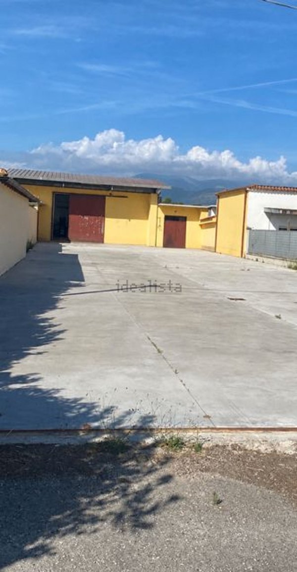 capannone in vendita a Latina