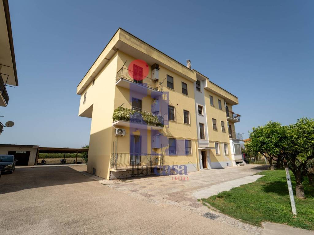 appartamento in vendita a Latina in zona Foce Verde