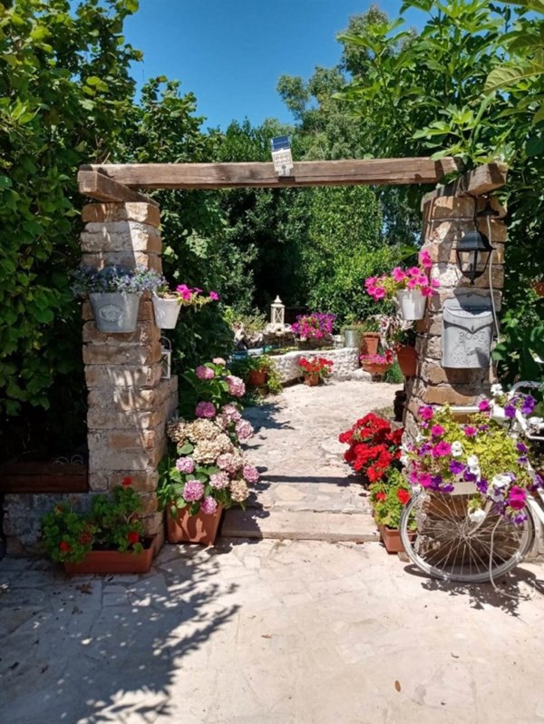 casa indipendente in vendita a Latina in zona Foce Verde