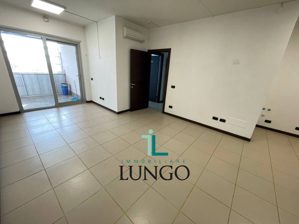 ufficio in vendita a Latina