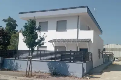 appartamento in vendita a Latina in zona Epitaffio